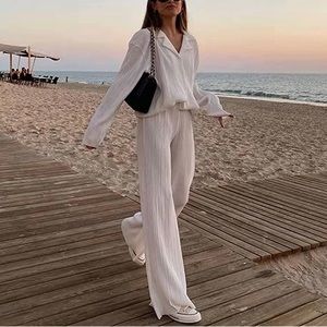 ***SOLD*** 2 pc Plisse Set. White. Size S